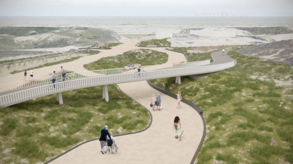 voetpad met mensen met daaroverheen een fietsbrug in de duinen