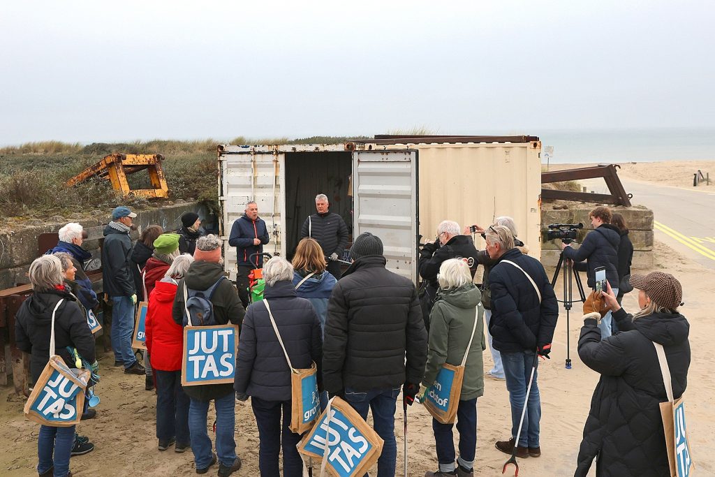 Geslaagde schoonmaak strand Noordwijk